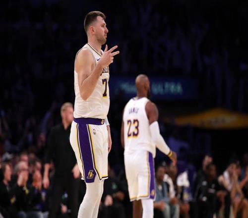 球场风云,我傲视群雄,助力顺德校,欧亿体育官网,欧亿体育直播,体育赛事直播,足球直播